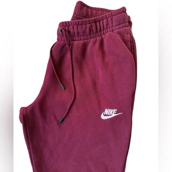 Nike - Women’s Maroon Jogger Sweatpant Size XS - Picture 13 of 16